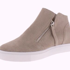 Steve Madden Women’s Caliber Sneaker in Taupe Suede • Size 6 • Flawless